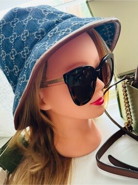 Gucci Black Tortoiseshell Cat-Eye Sunglasses